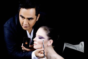 Kolaborasi Gusnaldi dan Yves Saint Laurent