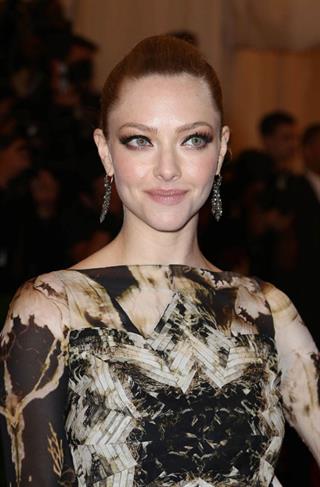 Givenchy Terpikat Amanda Seyfried