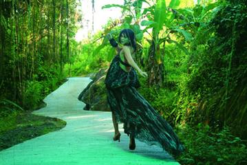 10 Pertanyaan untuk Luna Maya