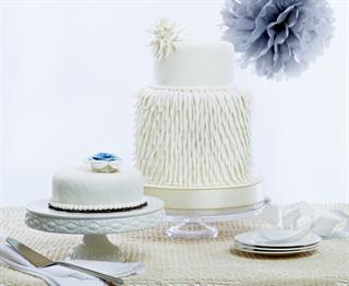 Kue Pengantin Putih Elegan