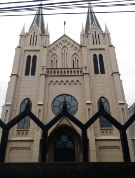 Keindahan Gereja Katedral Malang dengan Nuansa Neo Gothic