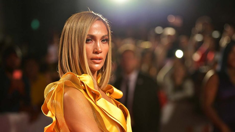Jennifer Lopez Menjadi Wajah Baru Kampanye Coach 2020