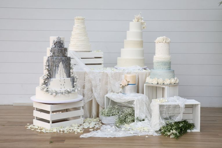 Simak Inspirasi Wedding Cake dengan Sentuhan Rona Metalik