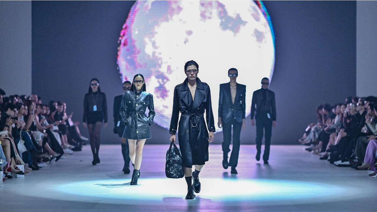 Perhelatan Fashion Force Award 2023 di Jakarta Fashion Week 2024