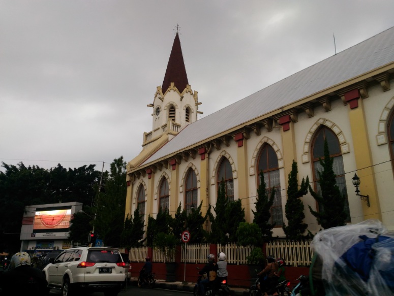 Alkitab Berusia 400 Tahun di GPIB Immanuel Malang