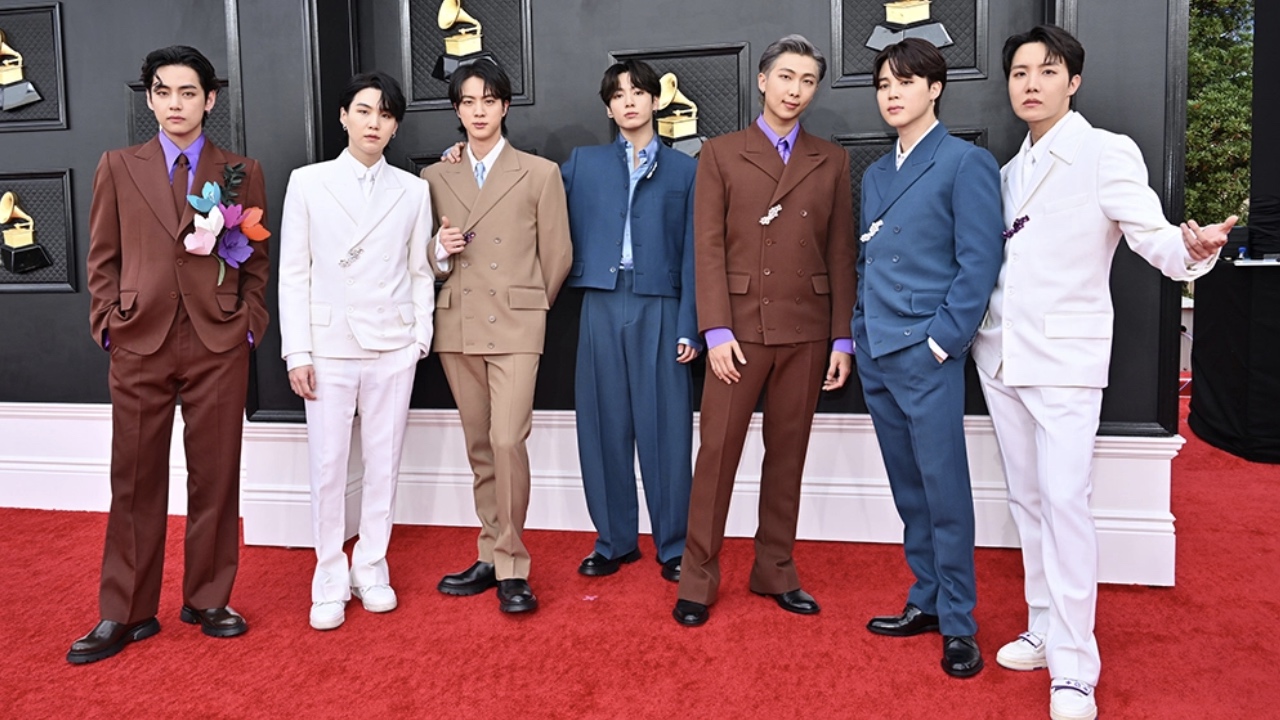 Pesta Tampilan Edgy di Karpet Merah Grammy Awards 2022