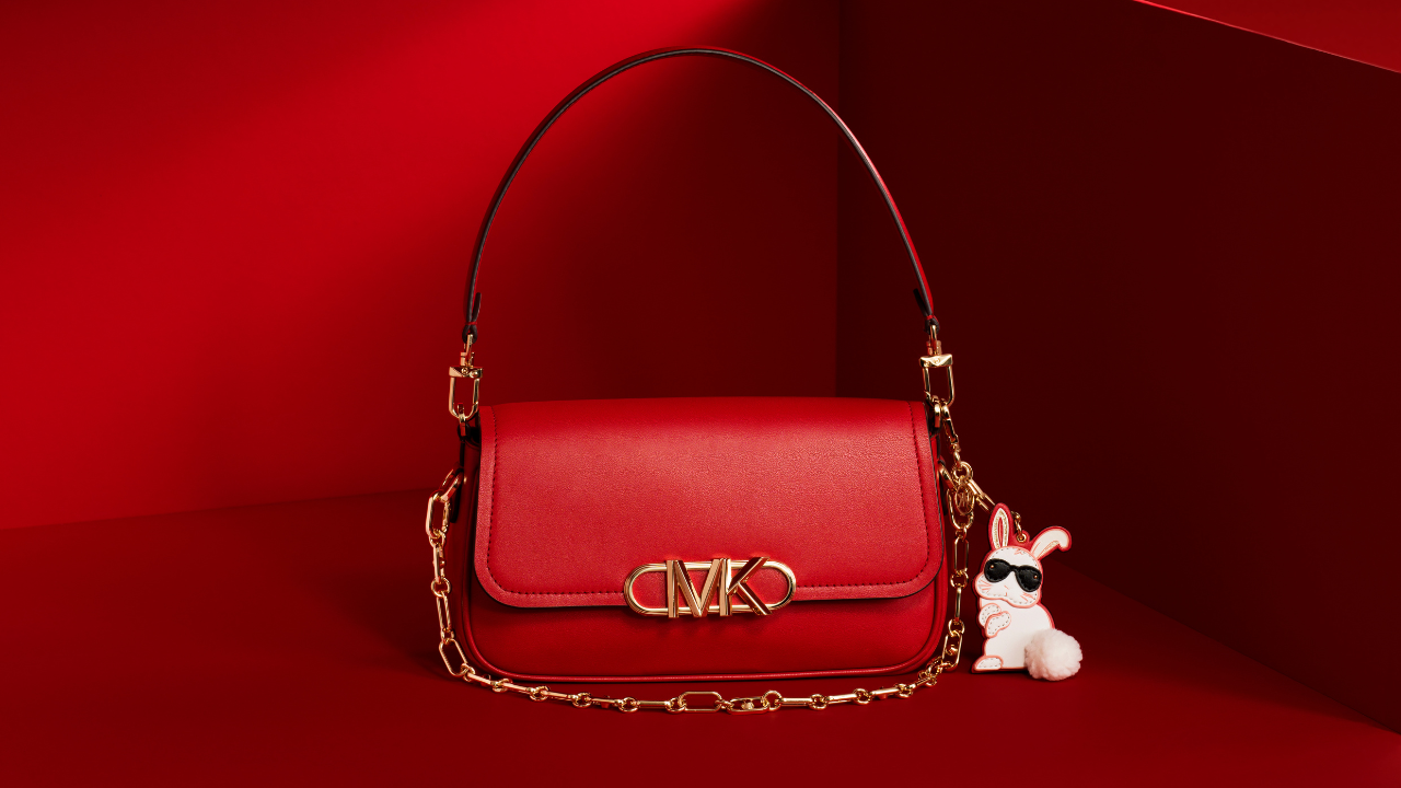 Merah & Meriah, Gaya Michael Kors Sambut Tahun Baru Imlek 2023