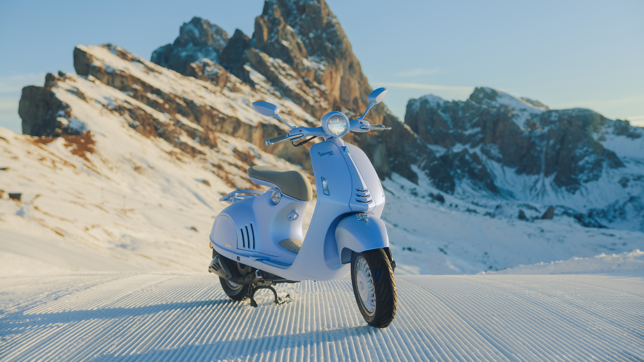 Keanggunan Memikat Vespa 946 Snake