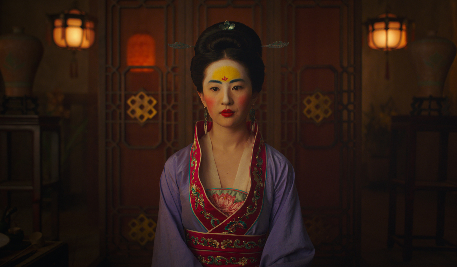 9 Aktor Representasi Asia dan Perempuan dalam Film Live Action Mulan