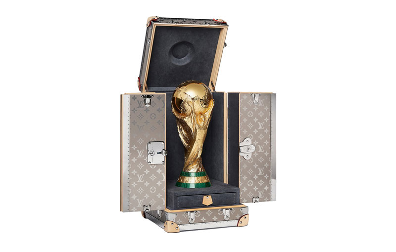 Melihat Desain Eksklusif Kotak Penyimpan Trofi Piala Dunia 2018 buatan Louis Vuitton