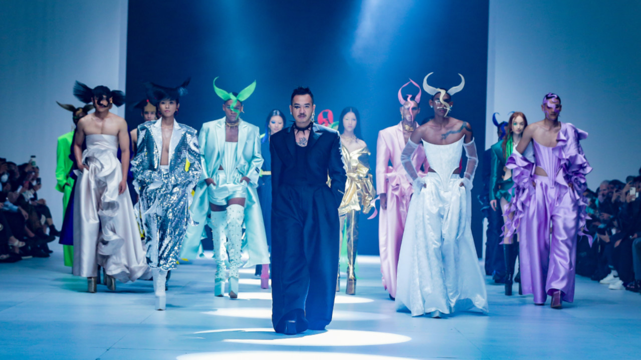 Romantisasi Cinta Versi Harry Halim di JFW 2023