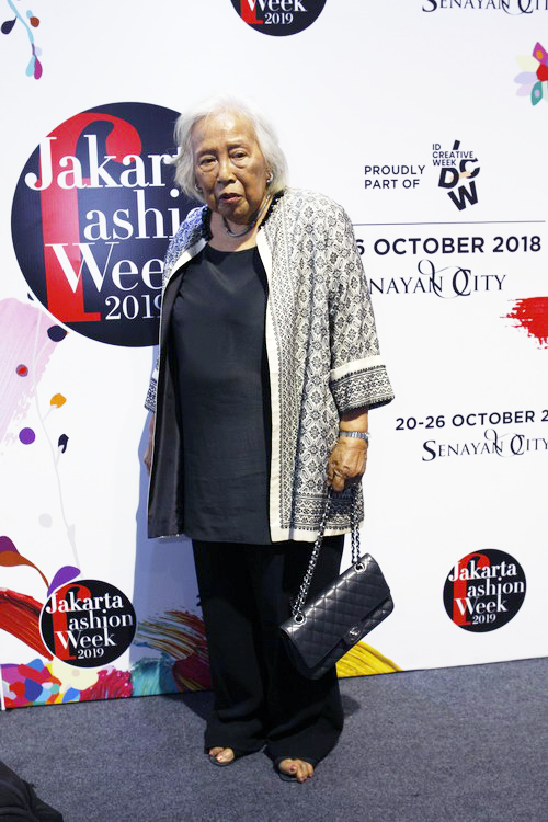 Prosa Wanita Diperhelatan Show Obin di Jakarta Fashion Week 2019