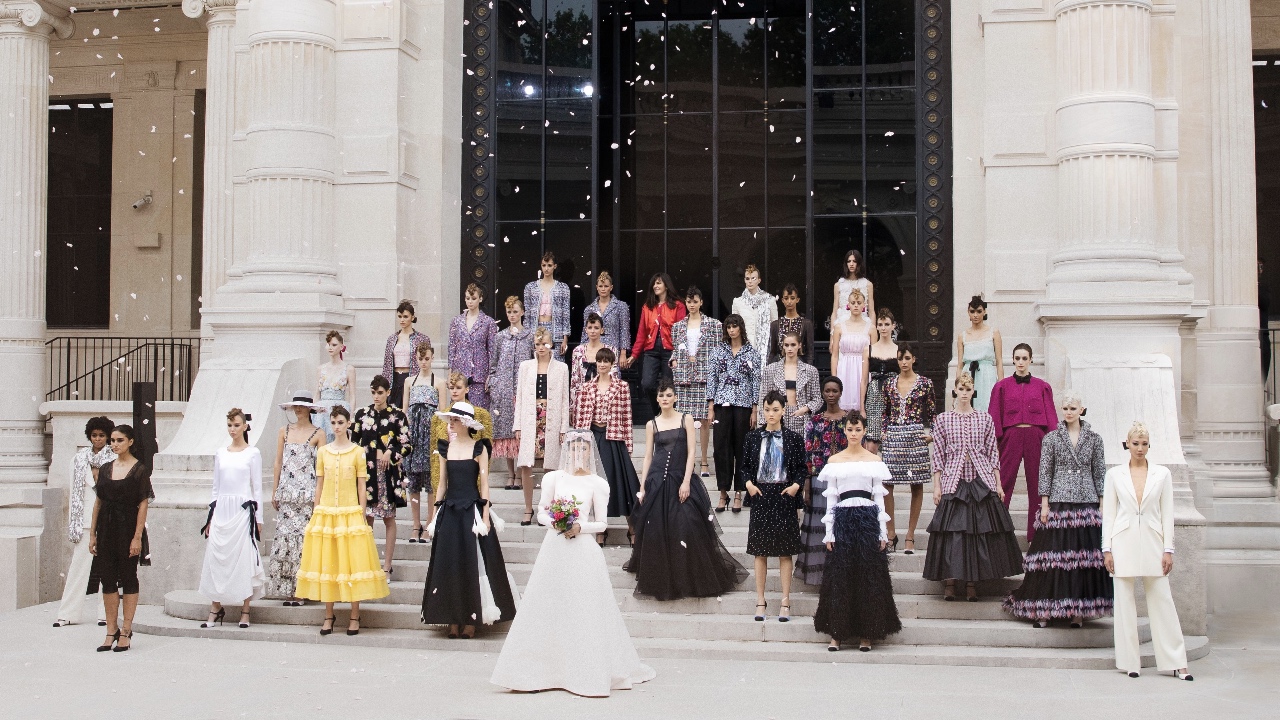 Dinamika Virginie Viard di Koleksi Chanel Haute Couture Fall/Winter 2021