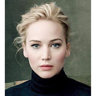 Tampil Edgy dengan Warna Rambut Platinum Blonde ala Kim Kadarshian dan Jennifer Lawrence