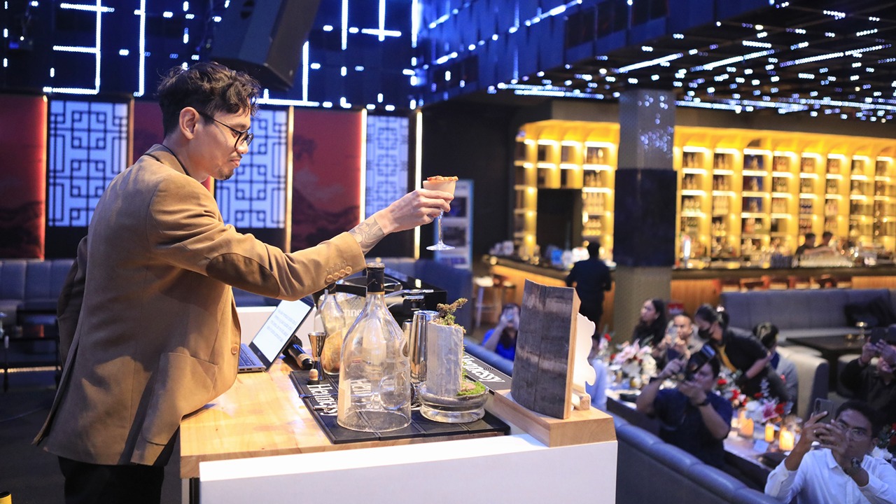 Bartender Asal Indonesia Menangkan Kompetisi Global Hennessy MyWay