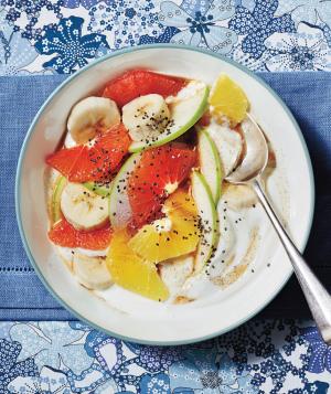 Resep Salad Buah Grapefruit dengan Sirup Vanila dan Yoghurt