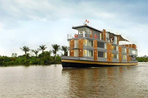 Perjalanan Bulan Madu Menyusuri Sungai dari Iquitos Peru dengan Luxury Yacht