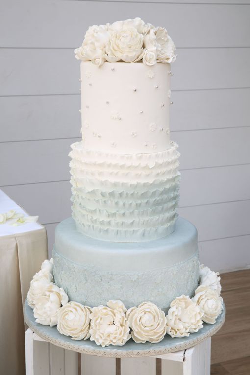Makna Warna Biru dalam Wedding Cake Produksi Timothy Cakes