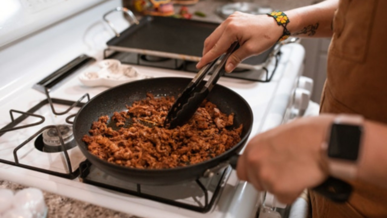 8 Masakan Indonesia Penggugah Selera Yang Awet Untuk Menu Sahur 