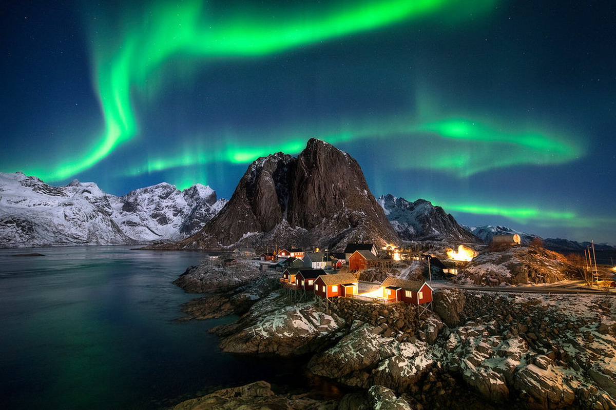 Inilah Fenomena Keindahan “Aurora” di Pulau Senja Norwegia