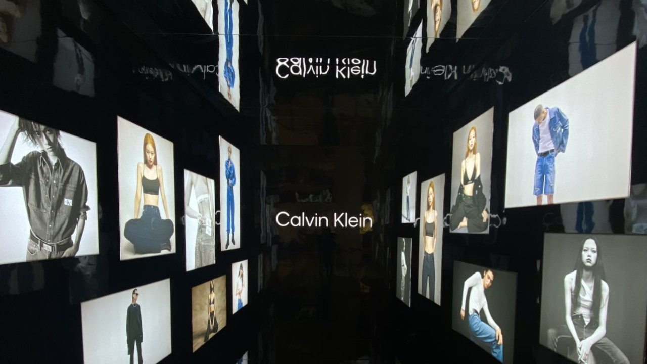 Calvin Klein Luncurkan Koleksi Fall 2022 Denim Essentials Dengan Pop Up Store Interaktif 