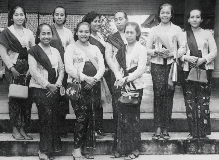  Sejarah Kebaya Kutubaru  Kebaya  Klasik Indonesia