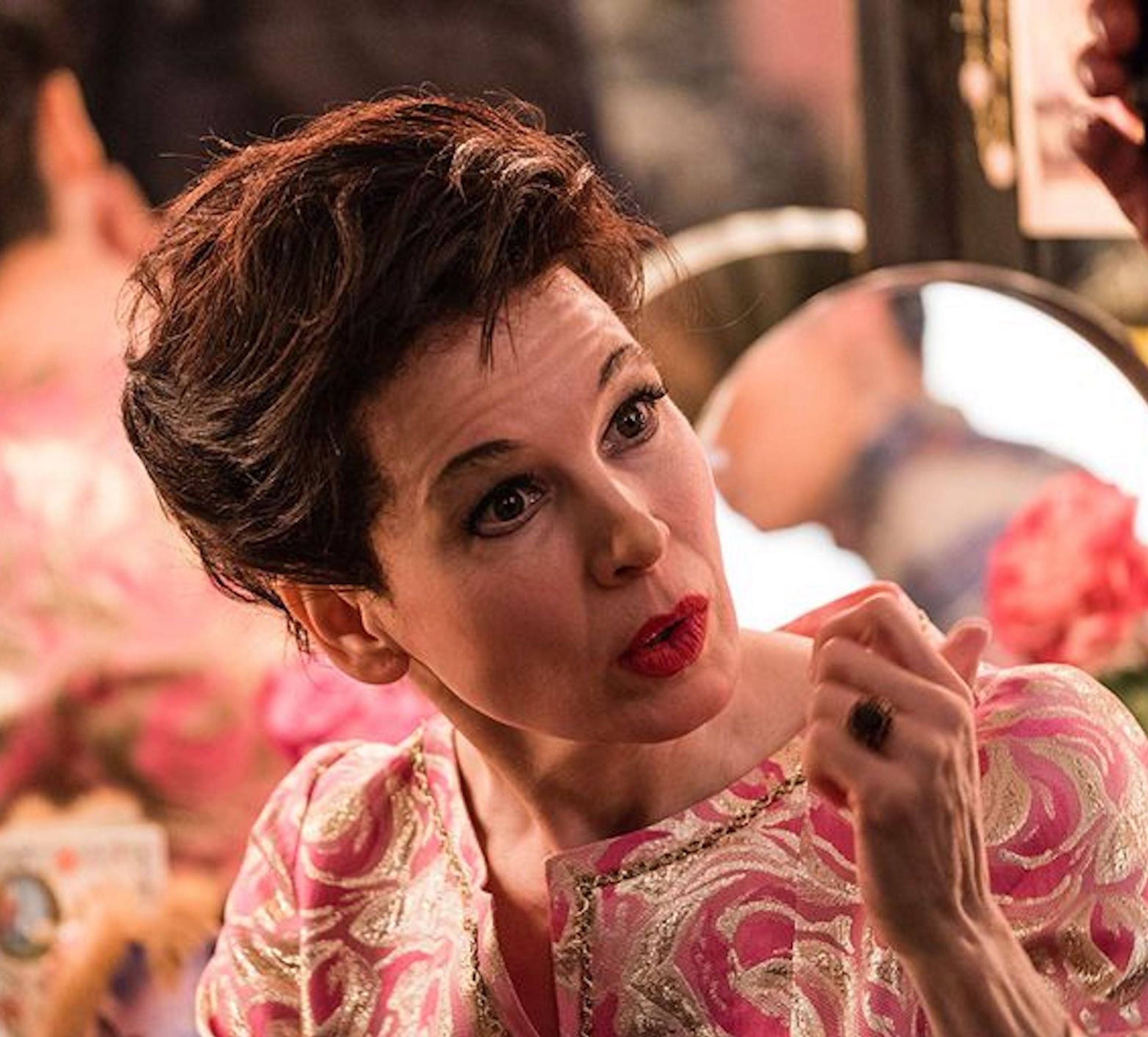 Renée Zellweger Hidupkan Kembali Judy Garland di Layar Lebar