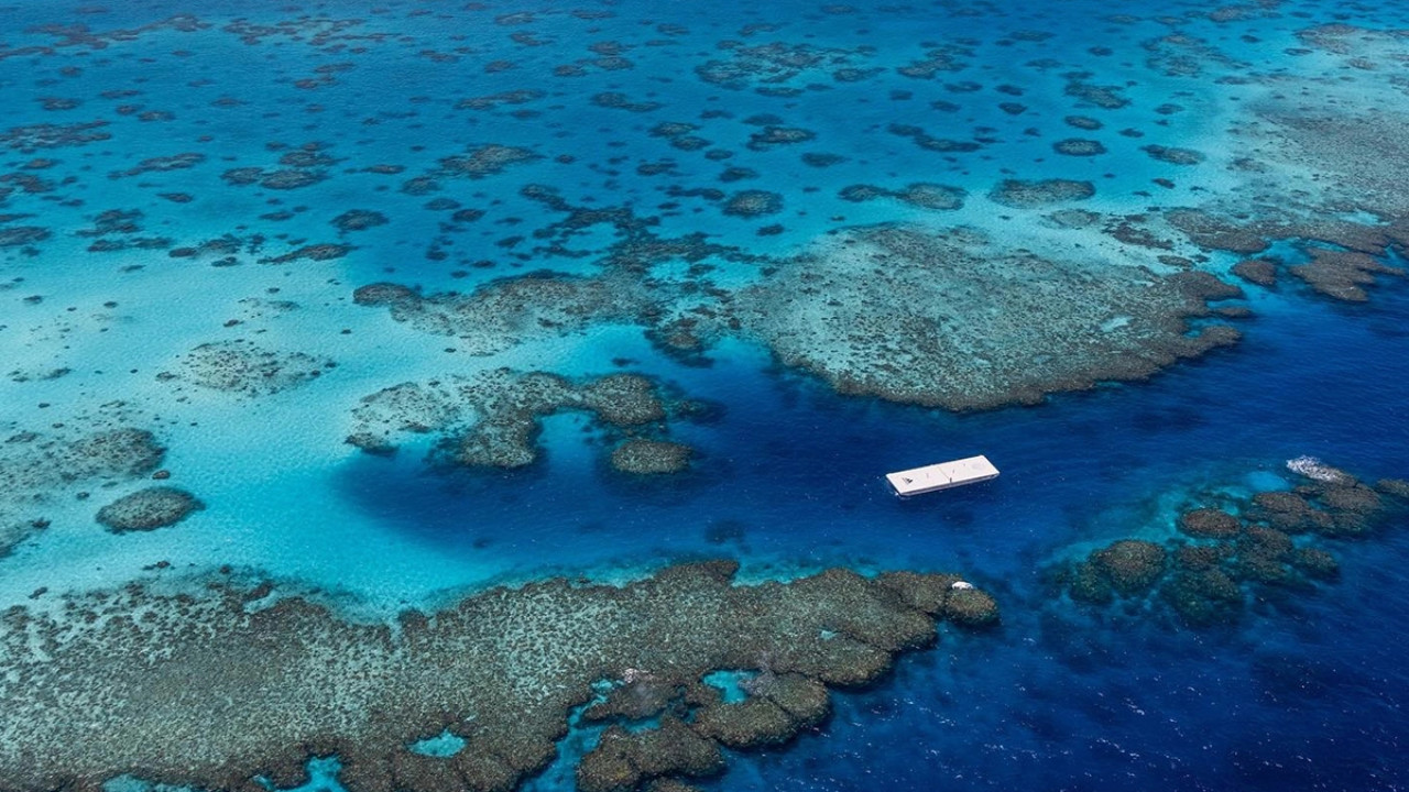 Lapangan Tenis dari Plastik Daur Ulang Dibangun di Great Barrier Reef Australia