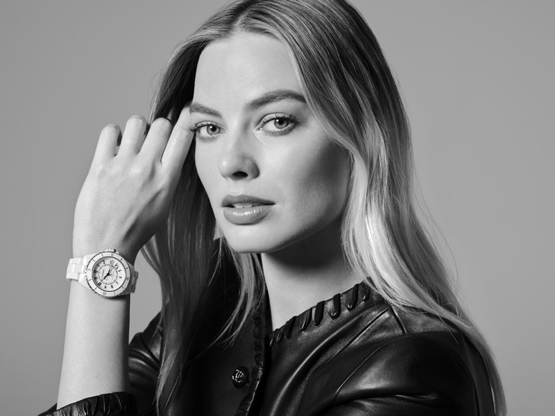 Margot Robbie Menjadi Wajah Baru Chanel J12