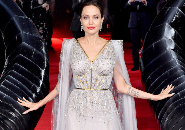 Kilau Angelina Jolie di Gelaran Karpet Merah Premier “Maleficent: Mistress of Evil”