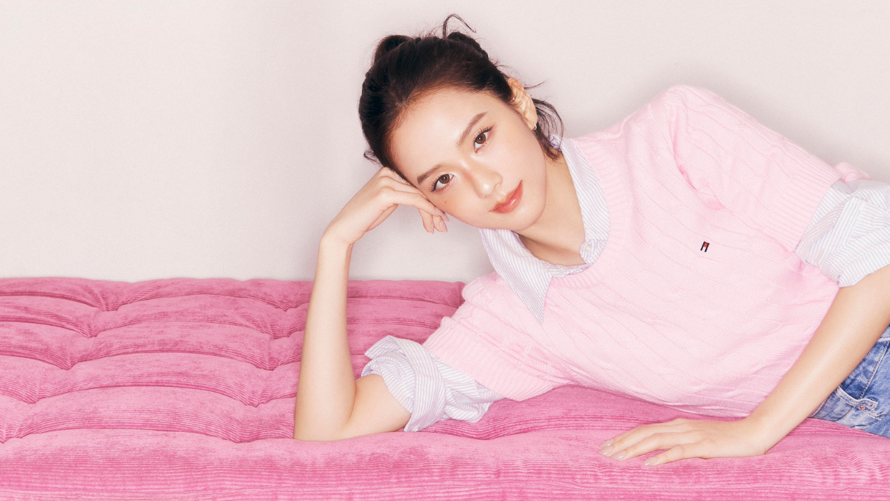 Kolaborasi Tommy Hilfiger dengan JISOO: Gaya Klasik dengan Sentuhan Modern