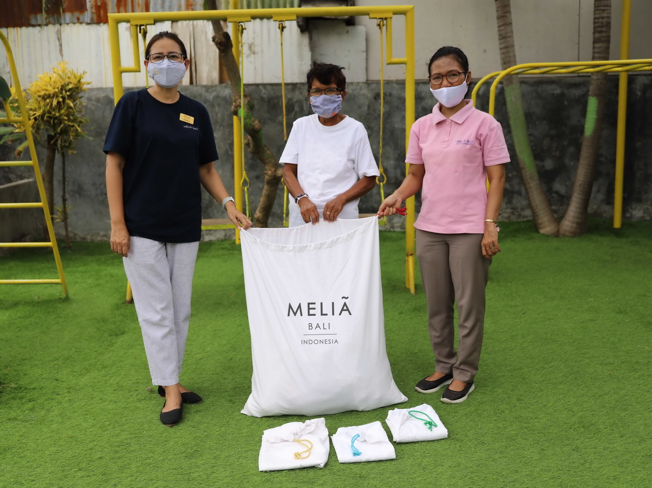 Melia Hotel Bali Sambangi TPA Suwung Lanjutkan Proyek “Linens for Life”