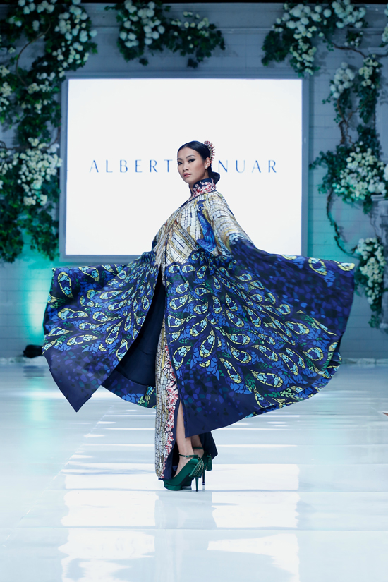 Albert Yanuar Hadirkan Koleksi Busana Pre-Fall 2016 Bertajuk Moz Peacock