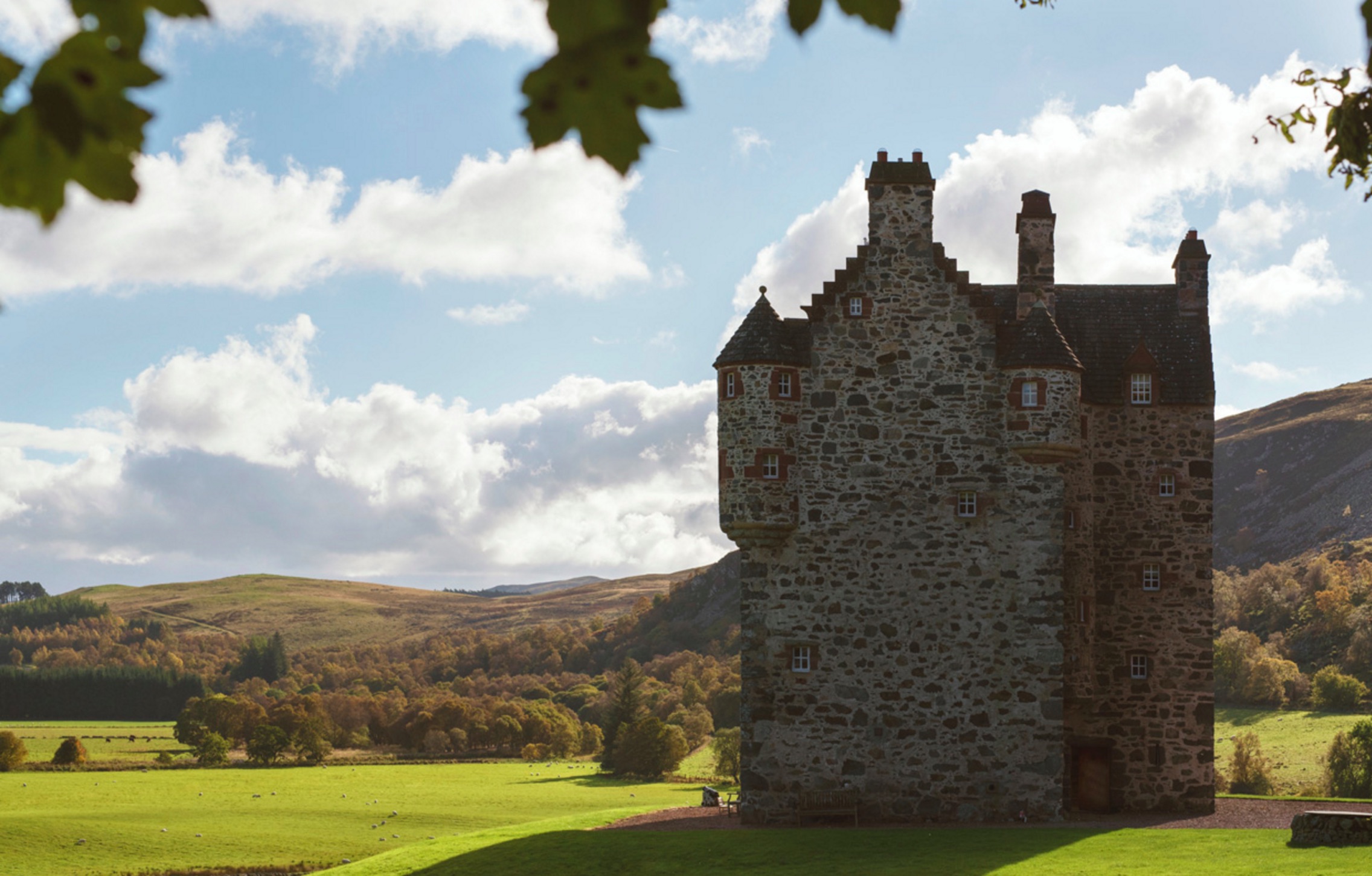 Destinasi Pernikahan Highland yang Intim