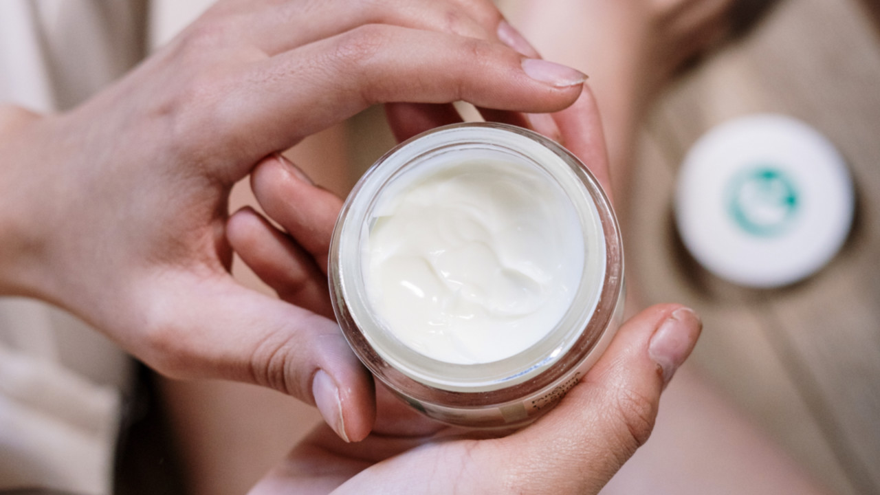 Skincare Anti-Aging yang Menghaluskan Keriput Tanpa Suntikan Filler dan Botox