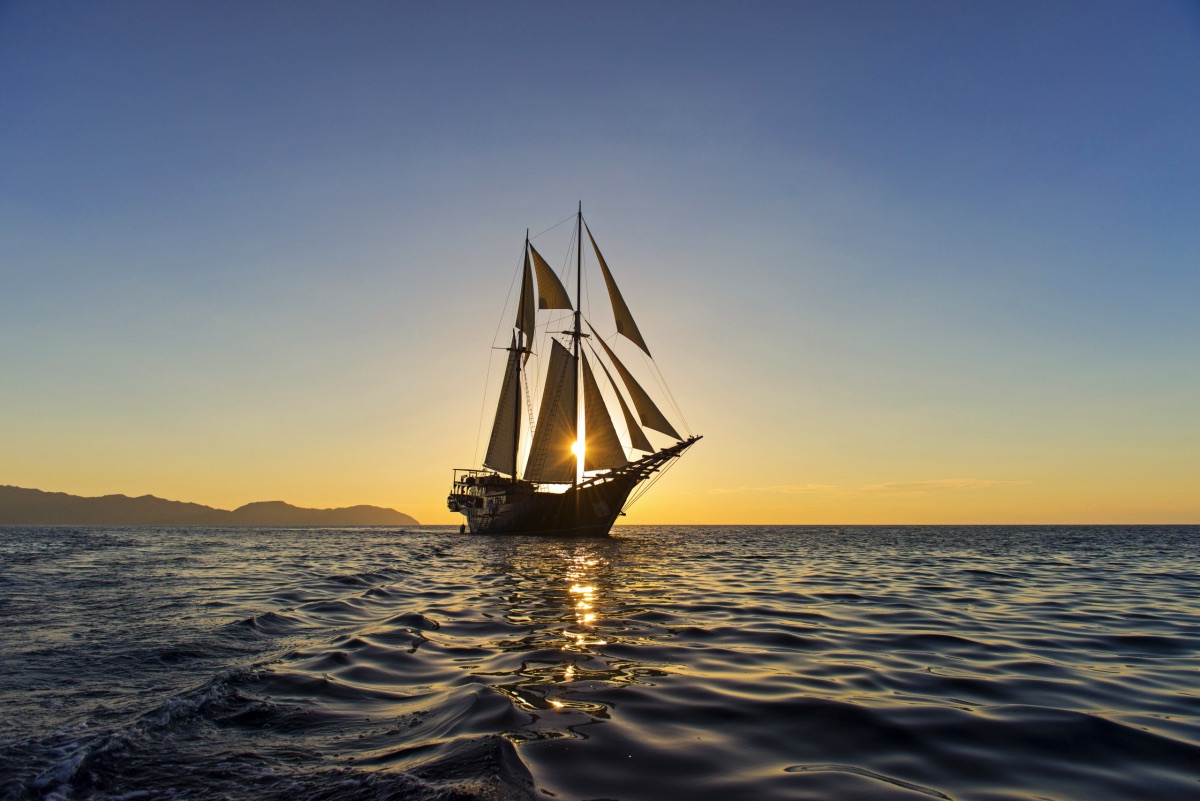 Mengarungi Raja Ampat Bersama Aman Voyages 