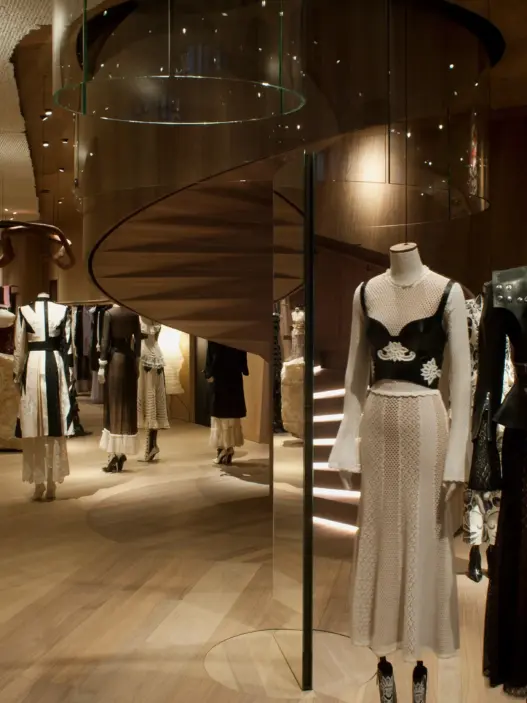 Mengintip Gerai Baru Alexander McQueen di London