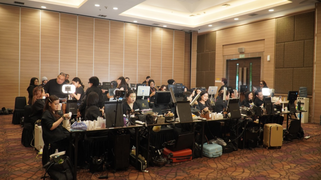 web majalah dewi – buttonscarves beauty at jfw 2026 (2)