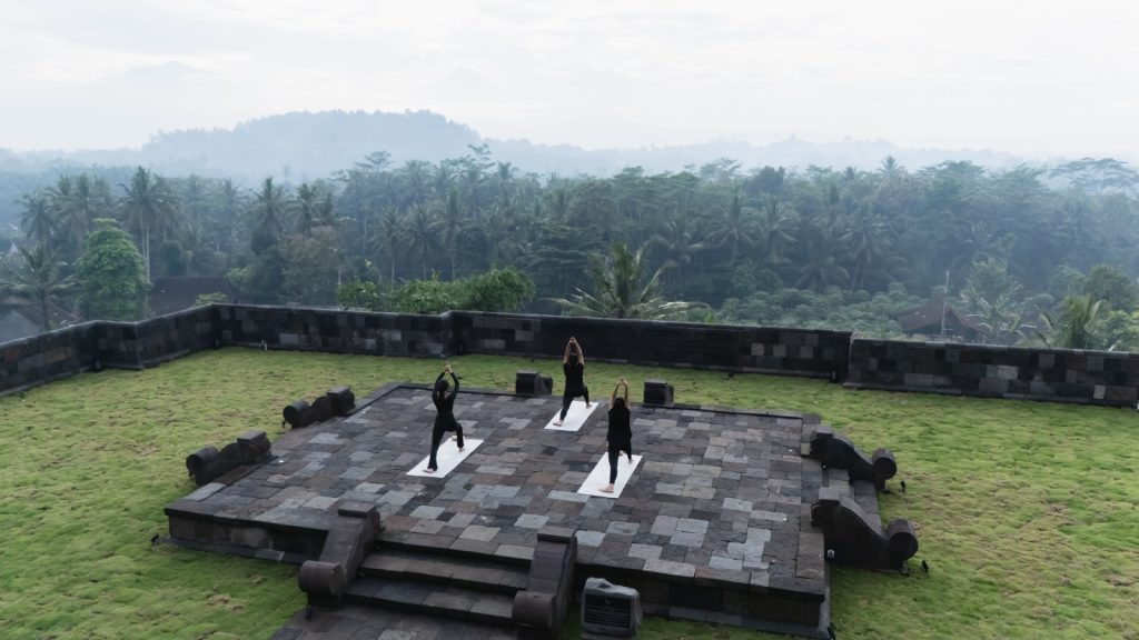 Yoga (1)