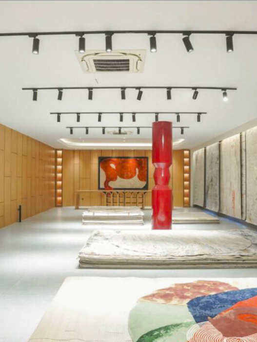 Majalah DEWI – Mengagumi Estetika Karpet Eksklusif Moire Bespoke Rugs