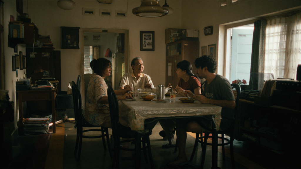 Majalah DEWI – cast reveal film panjang Laut Bercerita (3)