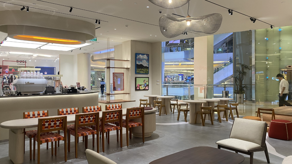 Majalah DEWI – bombo space pacaific place (2)