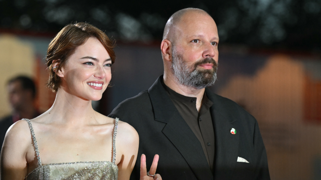 Majalah DEWI – rekor emma stone di oscars 2026 (2)