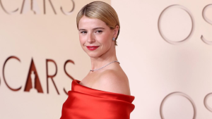 Jessie Buckley Memenangkan Piala Oscar sebagai Aktris Terbaik untuk Film Hamnet
