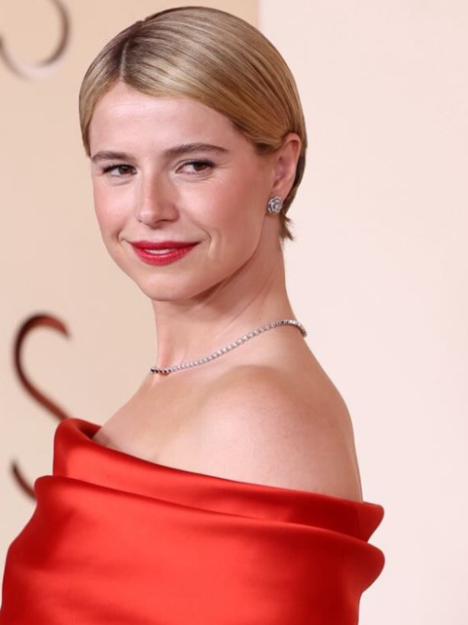Majalah DEWI – rekor emma stone di oscars 2026 (3)