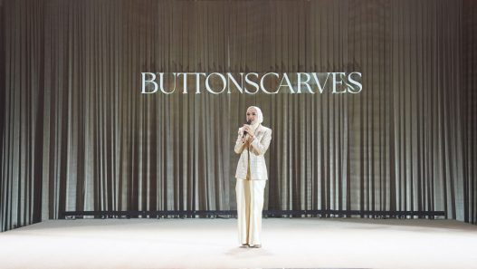 Buttonscarves Rayakan 10 Tahun Kebersamaan