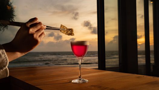 Panorama Bar Nua di CURE, destinasi andrawina teranyar Regent Bali Canggu.