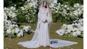 Janji Putih: Urassaya Sperbund dalam Gaun Pengantin Louis Vuitton