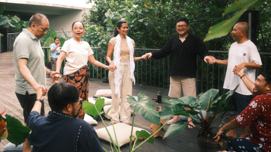 Melambat Sejenak, Menyembuhkan Diri di Bumi Kinar