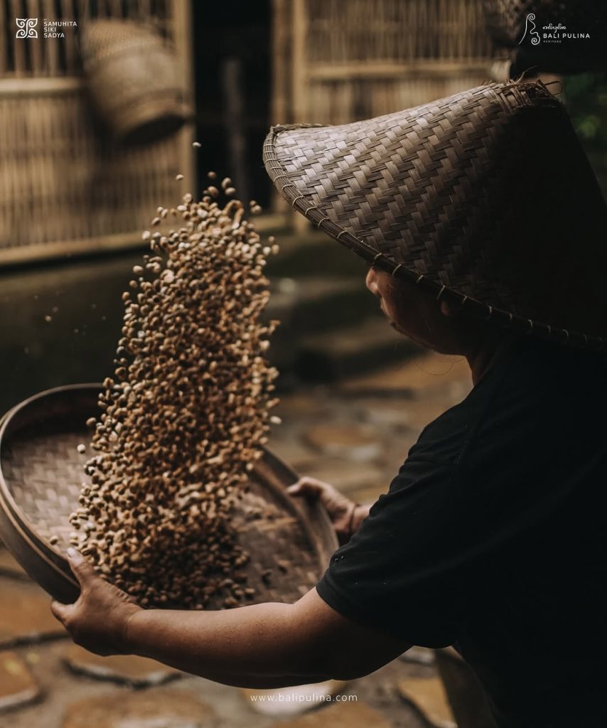 Celebrate International Coffee Day“ Feel the Heritage “www.balipulina.com#balipulina #baliisland